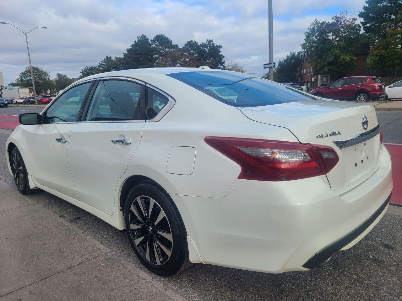 2018 Nissan Altima 2.5 SV-Sunroof-Backup Cam-Bluetooth-AUX-USB-ALLOYS Photo3