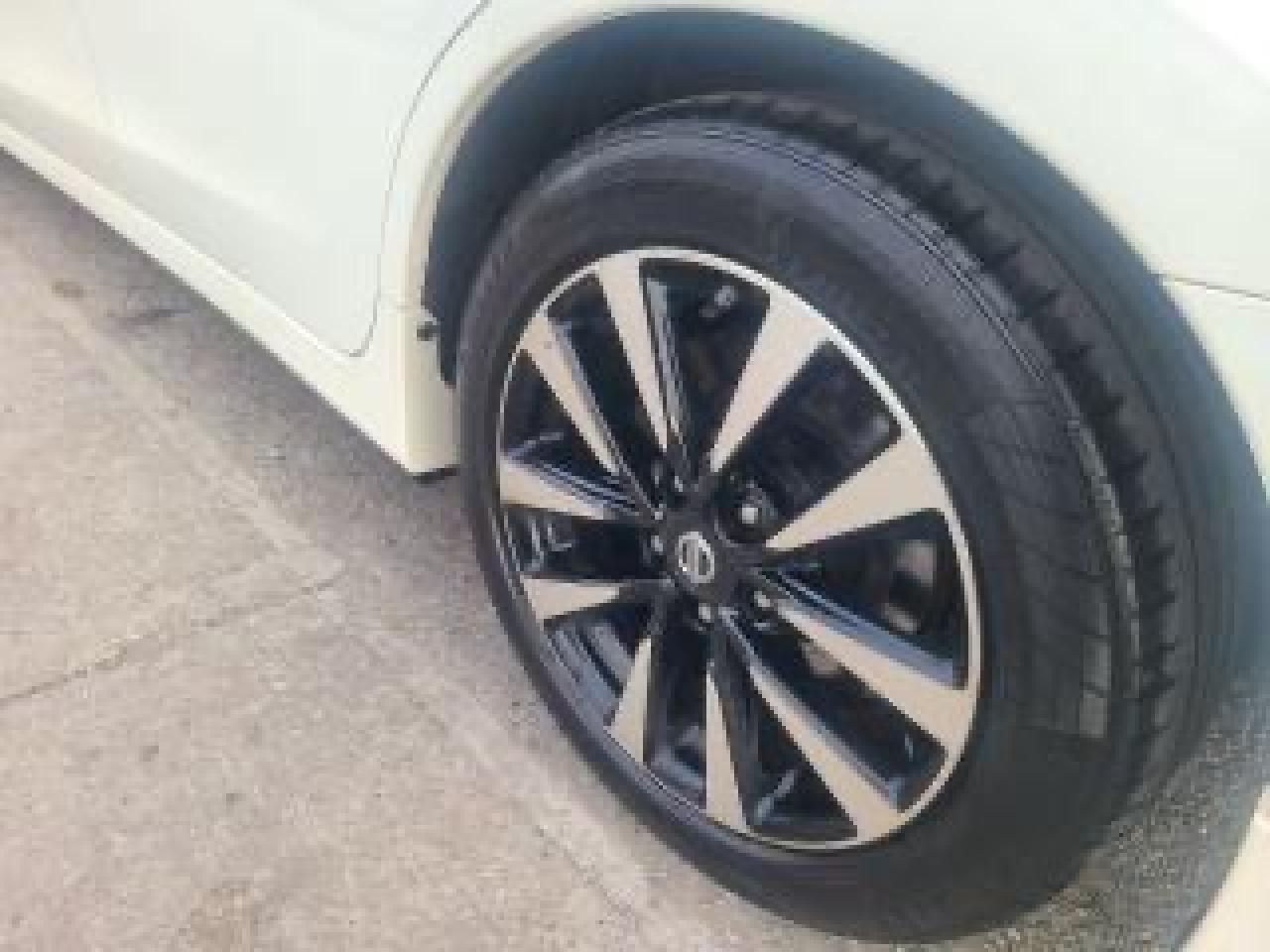 2018 Nissan Altima 2.5 SV-Sunroof-Backup Cam-Bluetooth-AUX-USB-ALLOYS Photo