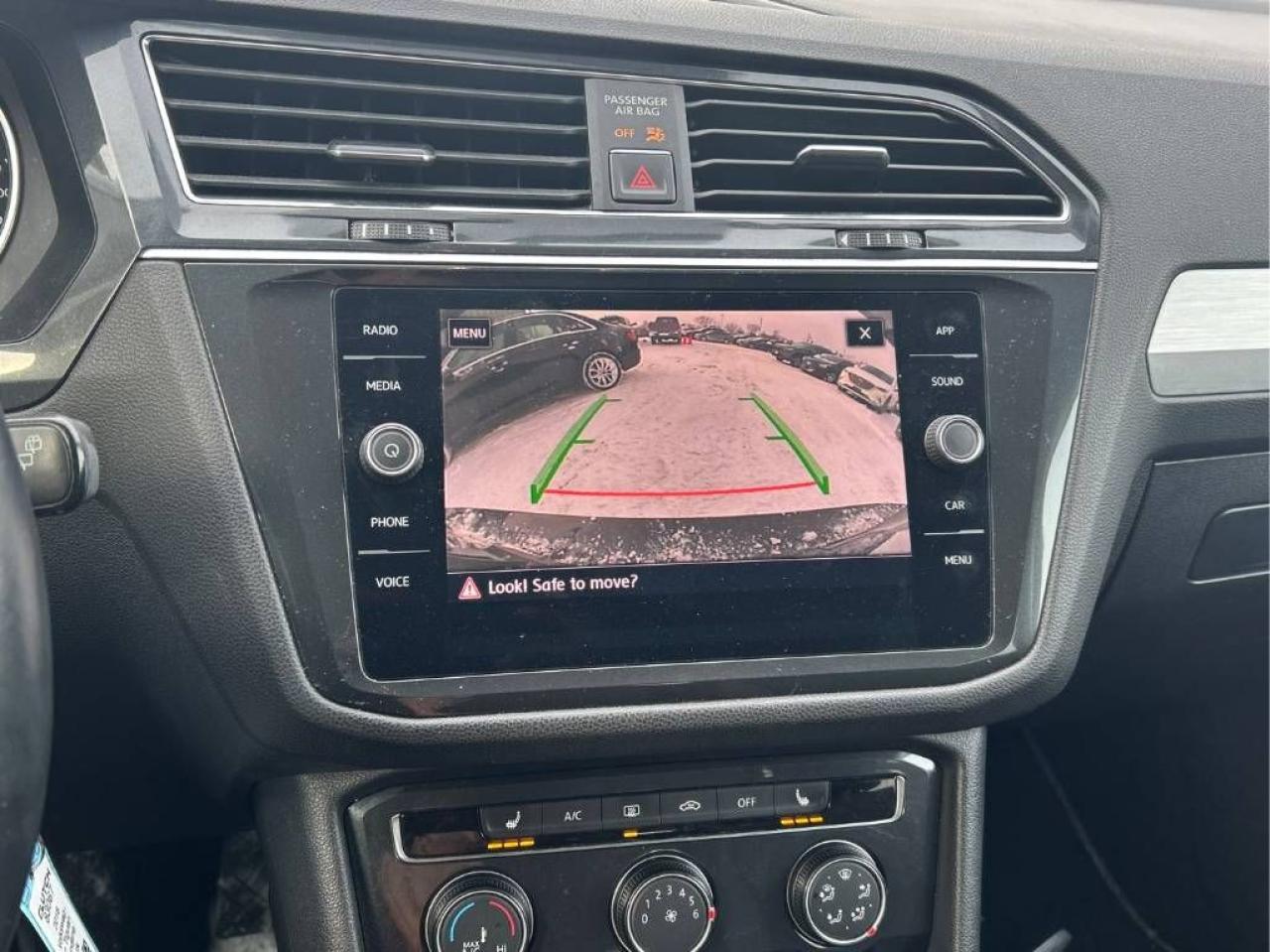 2018 Volkswagen Tiguan Trendline AWD, 7-PASSENGER!, HEATED SEATS, CLEAN!! Photo