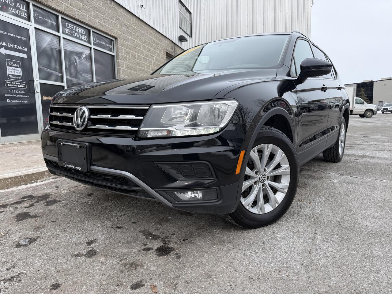2018 Volkswagen Tiguan Trendline AWD, 7-PASSENGER!, HEATED SEATS, CLEAN!! Photo2