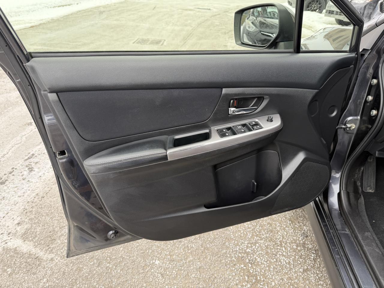 2015 Subaru XV Crosstrek Touring Pkg  AWD, 84K!! HEATED SEATS!!! B/U CAMERA Photo