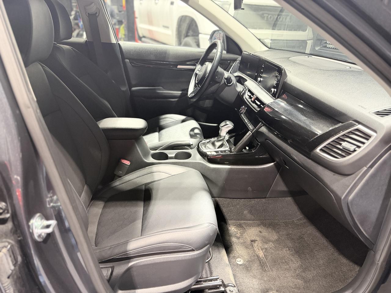 2025 Kia Seltos EX AWD Photo