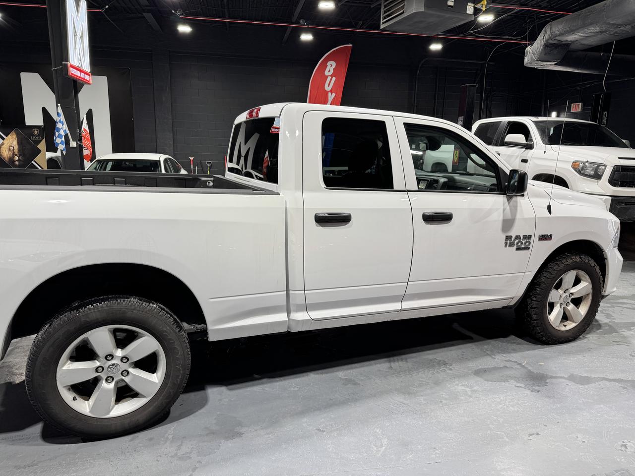 2022 RAM 1500 Classic Express 4x4 Quad Cab 6'4" Box Photo4