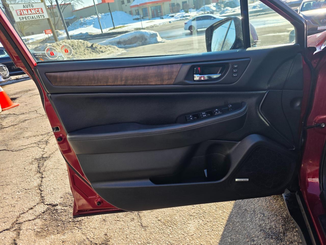 2016 Subaru Outback 2.5i Limited Package Eyesight | Leather | HK Sound | Sunroof | Navi | BSM Photo