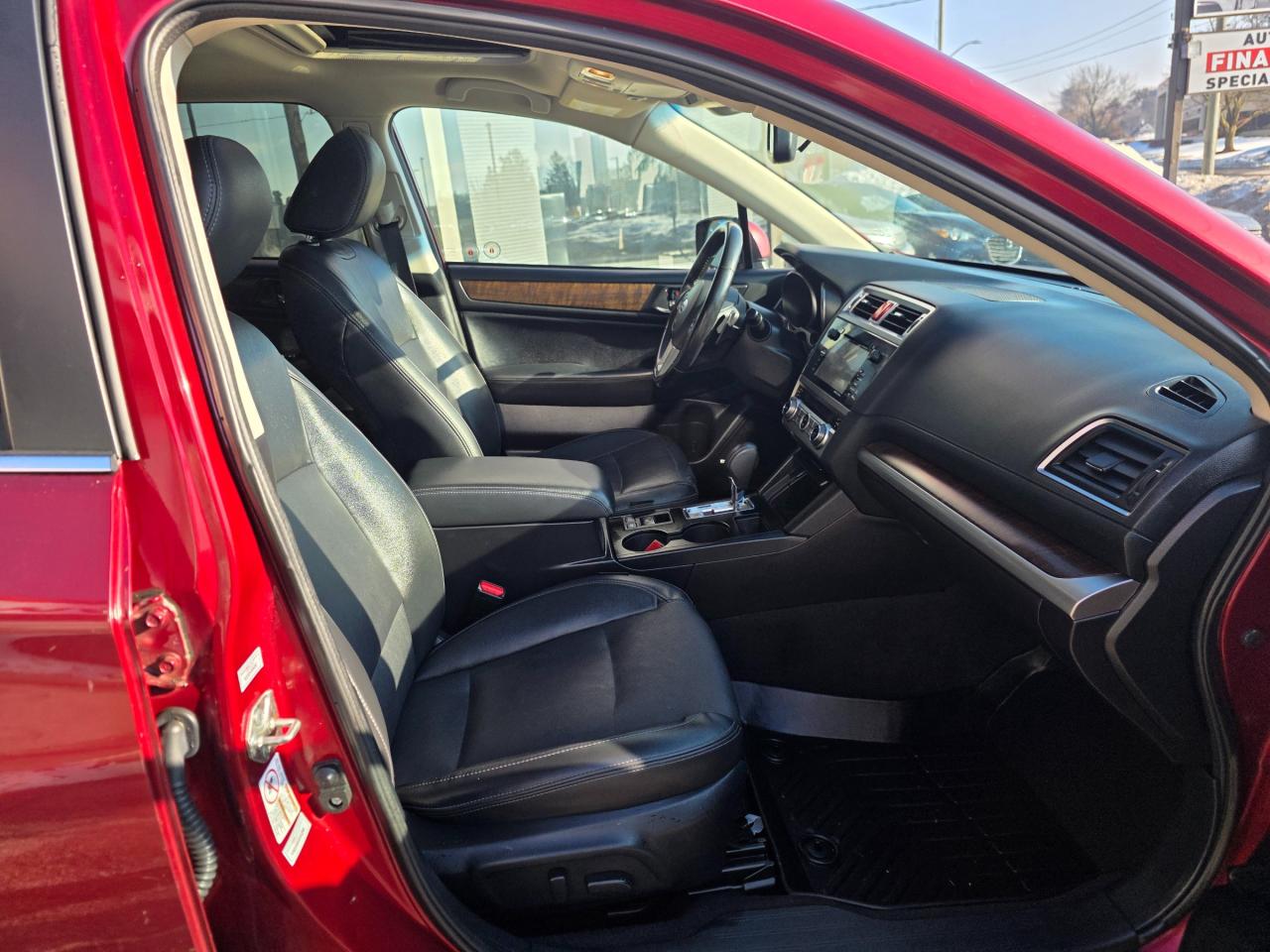 2016 Subaru Outback 2.5i Limited Package Eyesight | Leather | HK Sound | Sunroof | Navi | BSM Photo