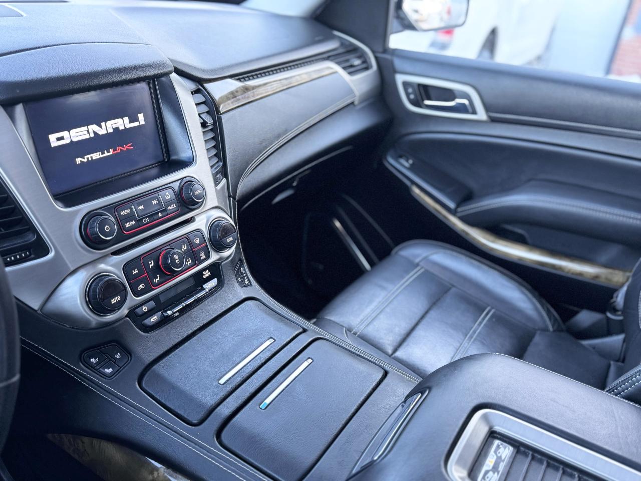 2016 GMC Yukon Denali Photo