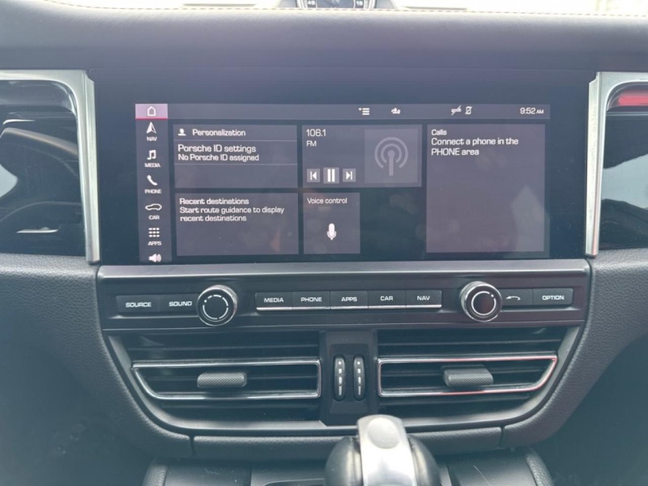 2020 Porsche Macan GTS  - Navigation -  Leather Seats Photo