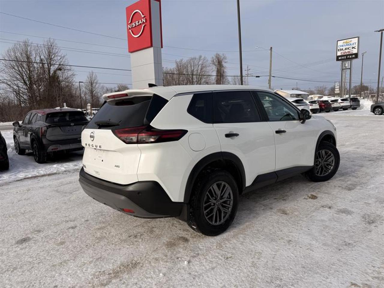 2023 Nissan Rogue S AWD CVT (2) Photo