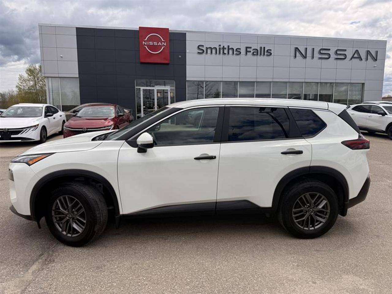 2023 Nissan Rogue S AWD CVT (2) Photo