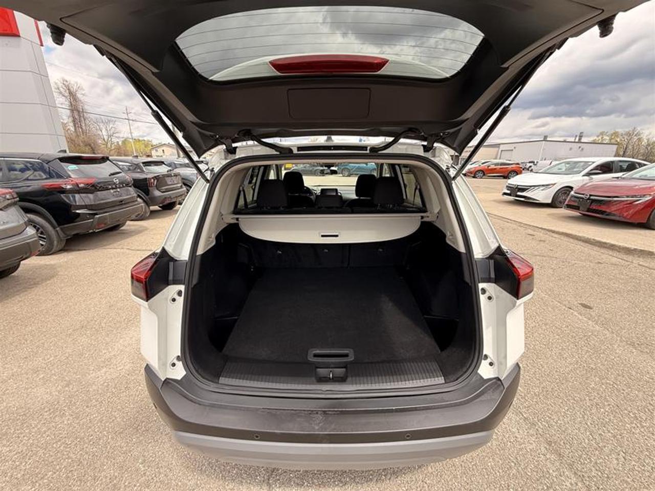 2023 Nissan Rogue S AWD CVT (2) Photo