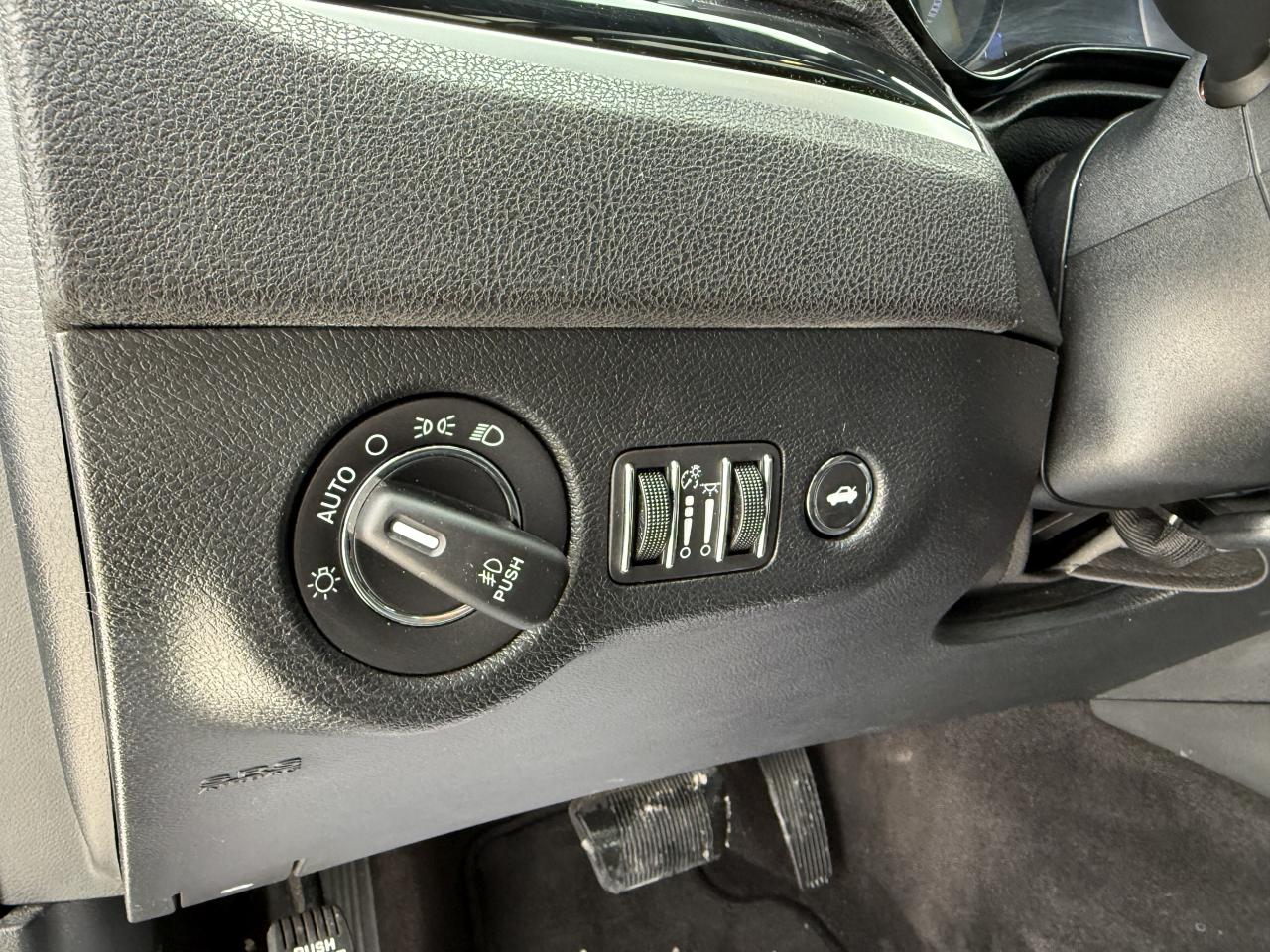 2018 Chrysler 300 300S Photo