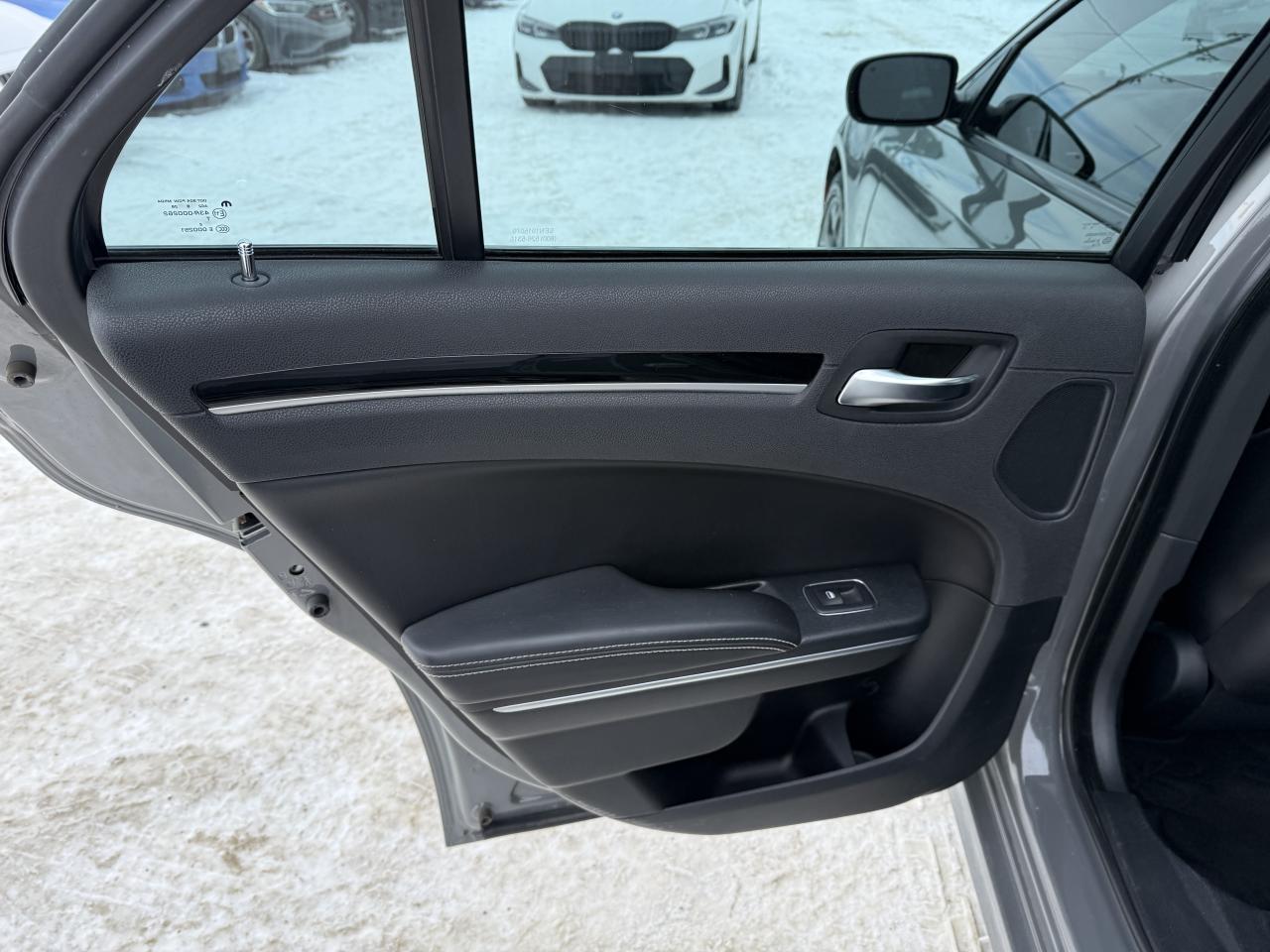 2018 Chrysler 300 300S Photo