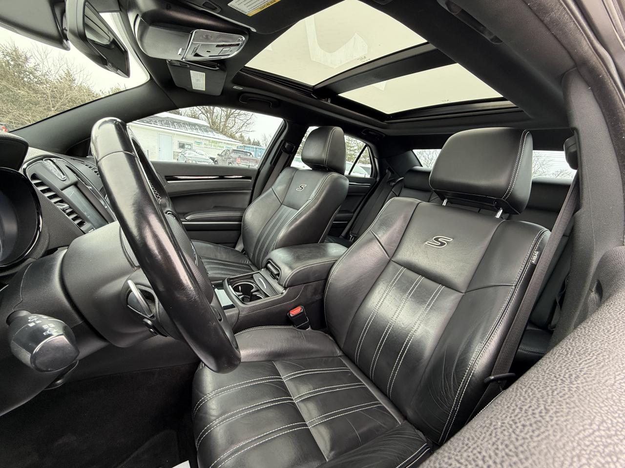 2018 Chrysler 300 300S Photo