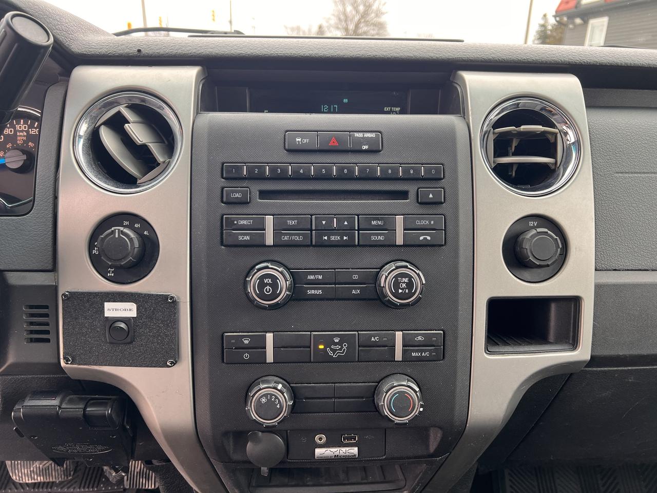 2013 Ford F-150 4WD SuperCab 145" Photo