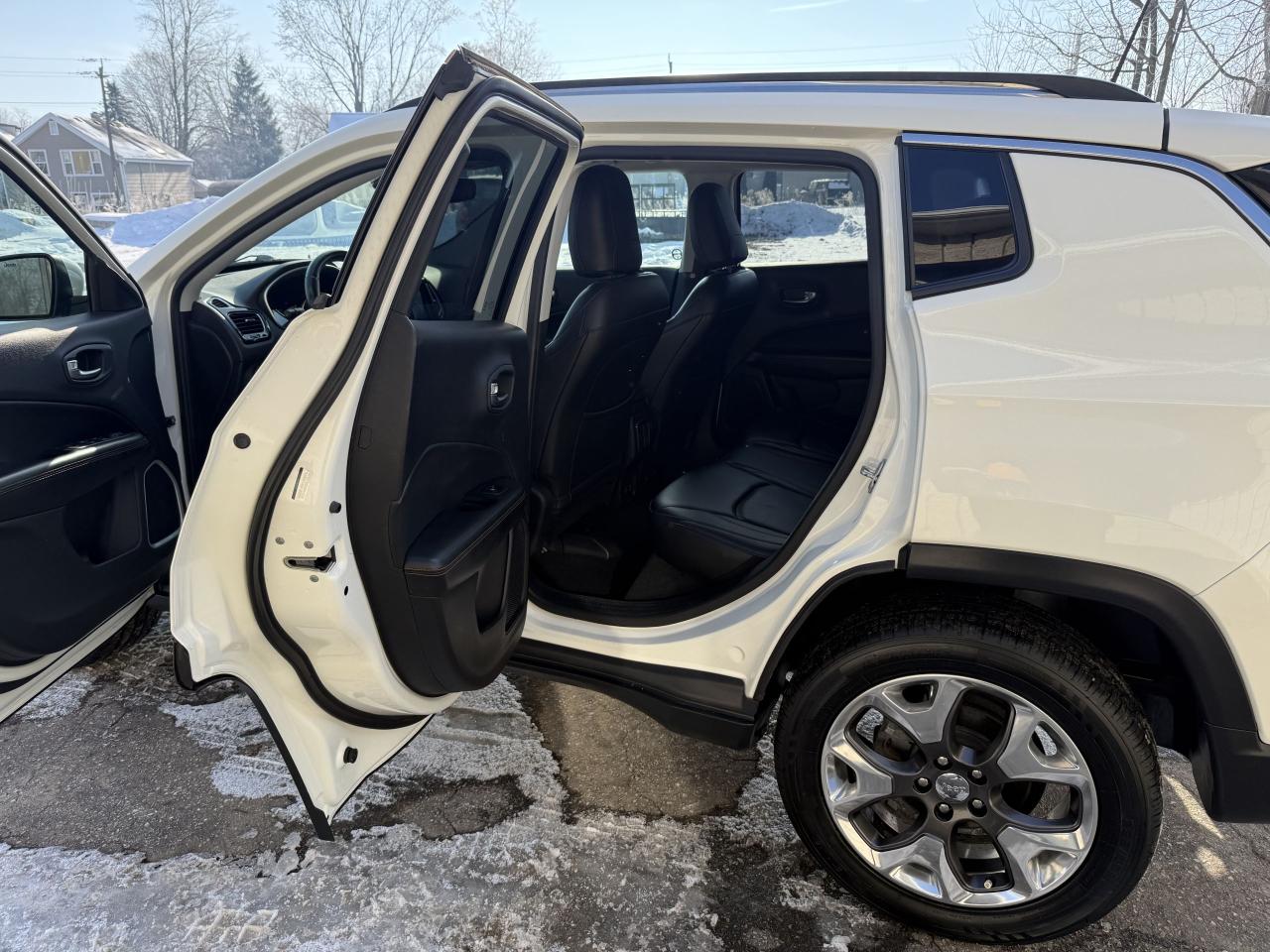 2018 Jeep Compass LIMITED Photo