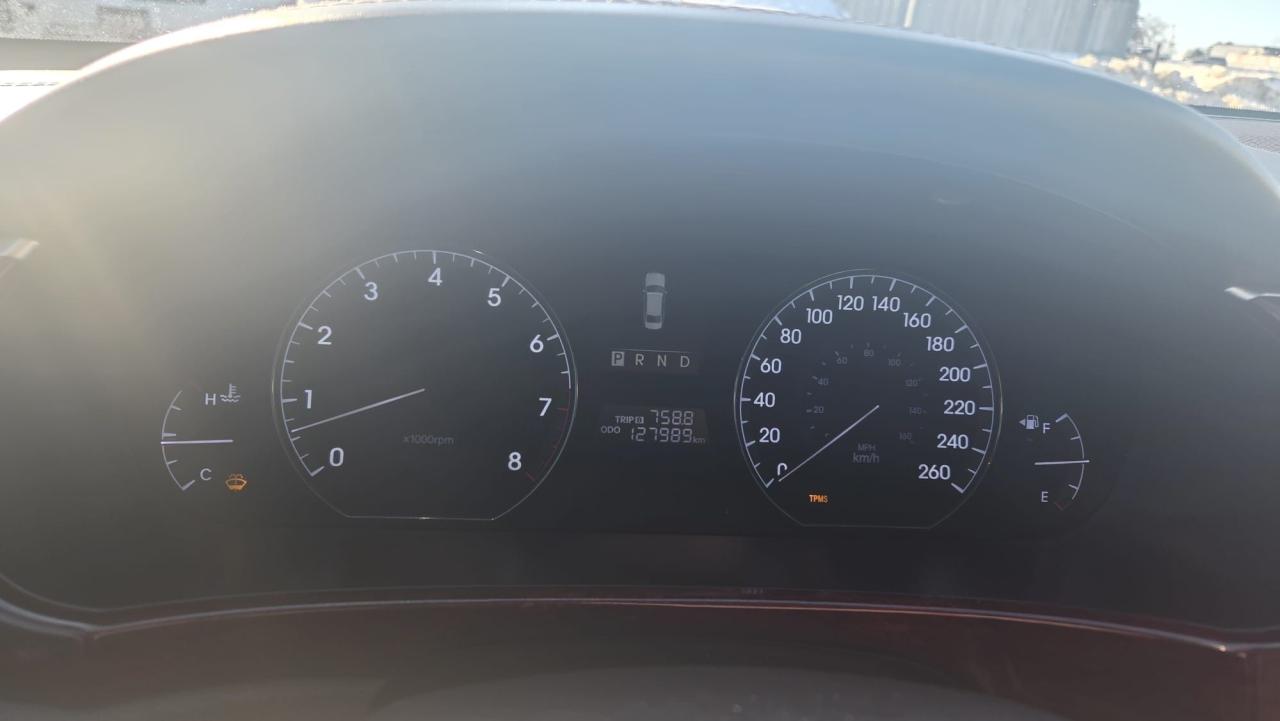 2012 Hyundai Equus SIGNATURE, 2 SETS OF TIRES, WELL MAINTAINED, CERT Photo