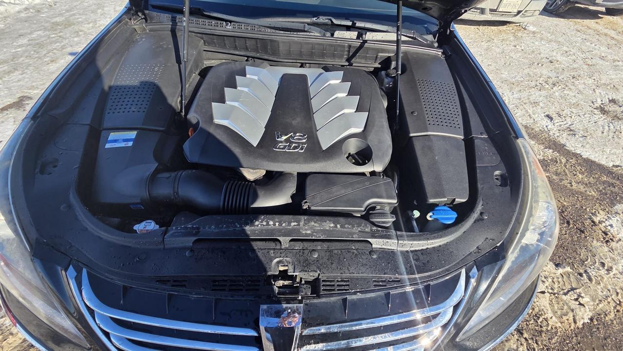 2012 Hyundai Equus SIGNATURE, 2 SETS OF TIRES, WELL MAINTAINED, CERT Photo