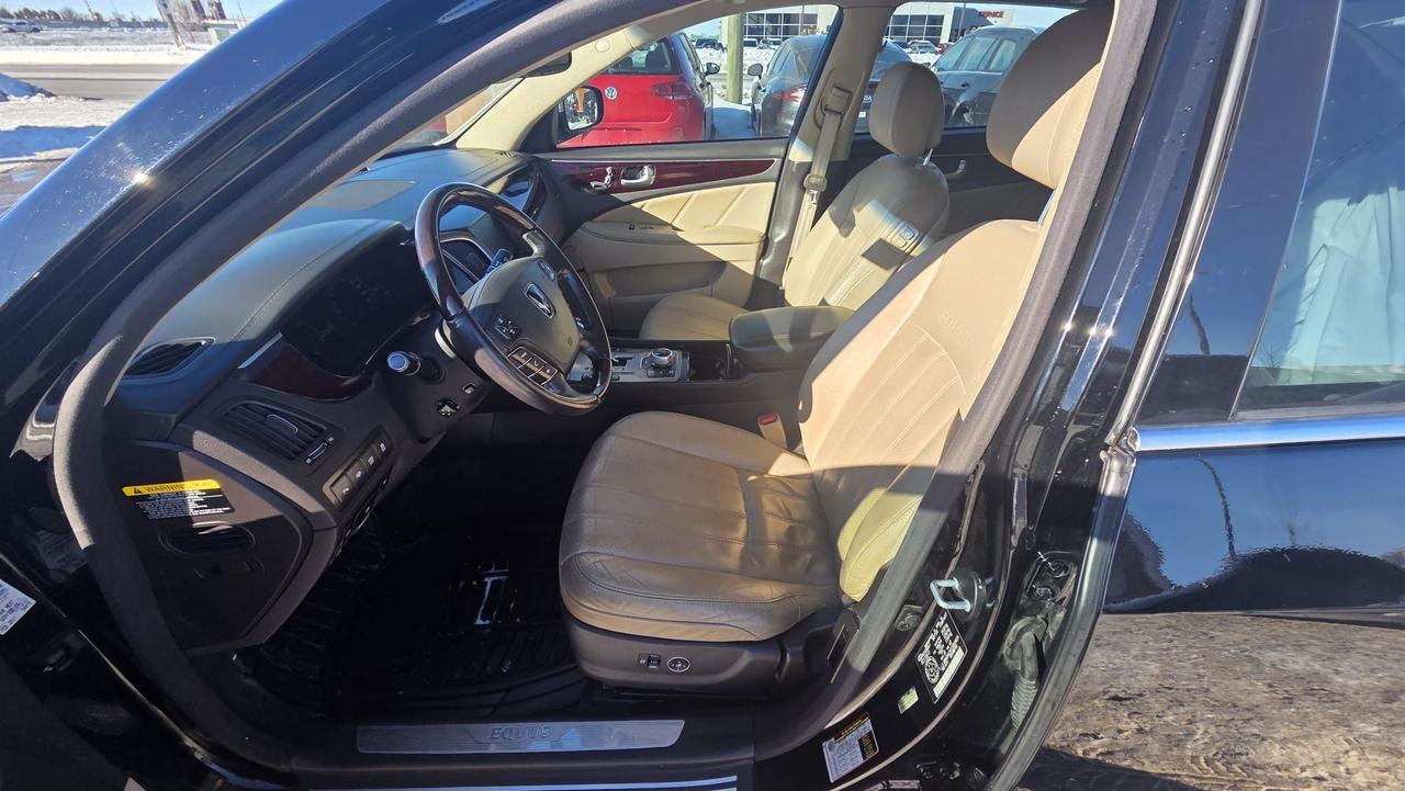 2012 Hyundai Equus SIGNATURE, 2 SETS OF TIRES, WELL MAINTAINED, CERT Photo