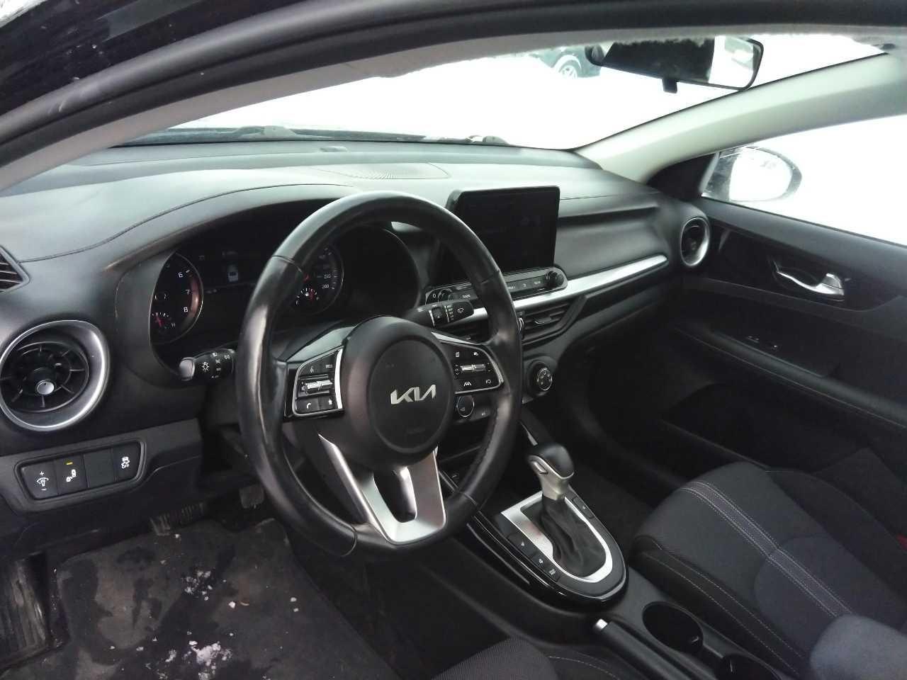 2023 Kia Forte EX Photo