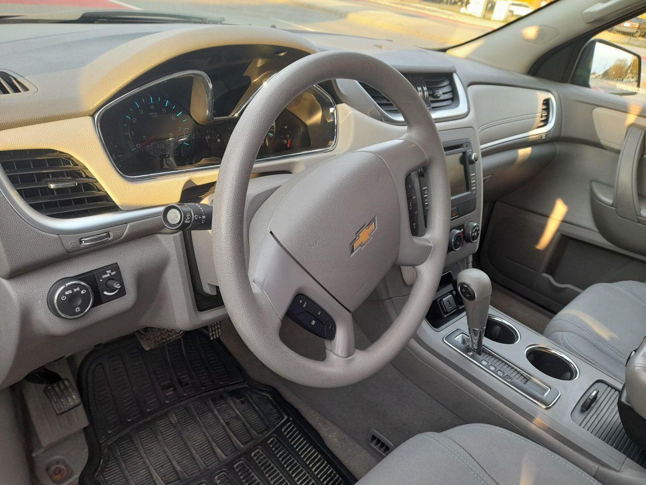 2017 Chevrolet Traverse EXTRA CLEAN-AWD-7 SEATS-BK UP CAM-BLUETOOTH-AUX Photo