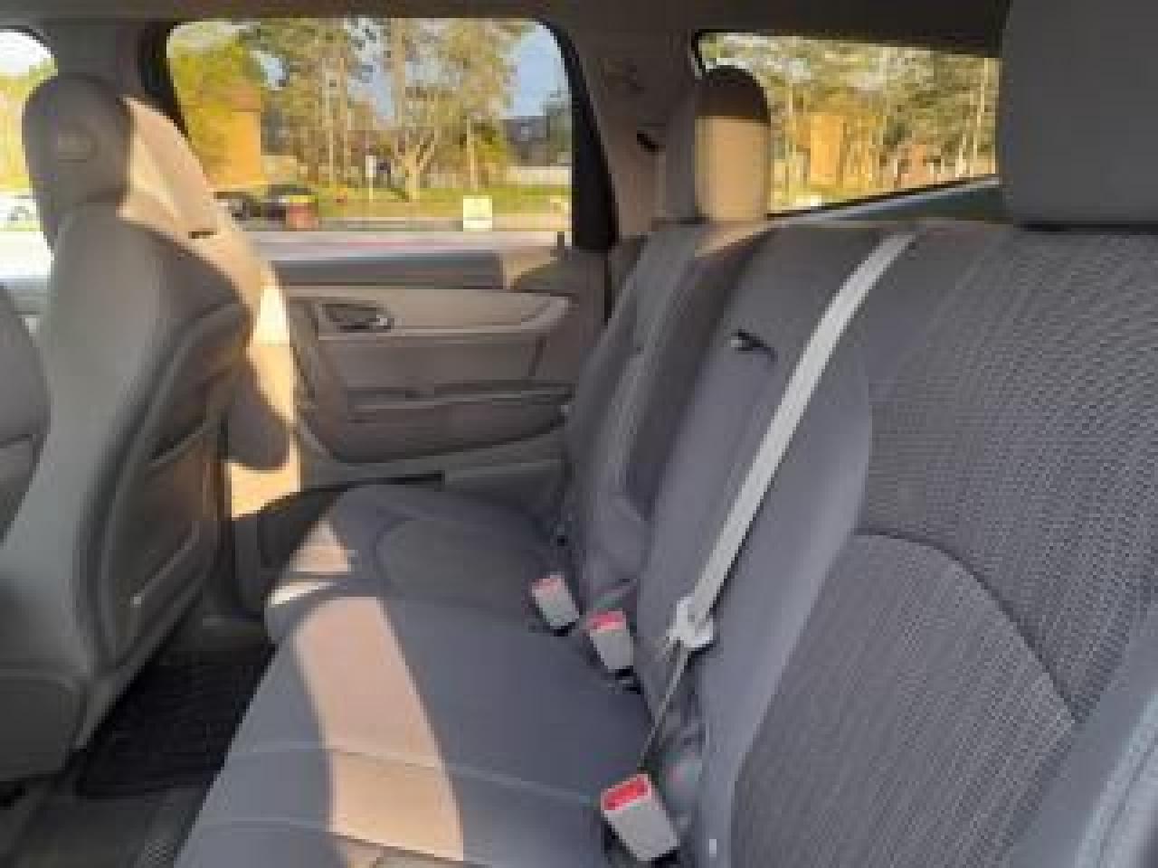 2017 Chevrolet Traverse EXTRA CLEAN-AWD-7 SEATS-BK UP CAM-BLUETOOTH-AUX Photo