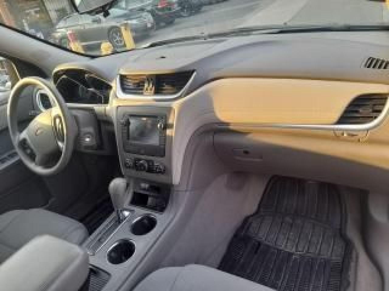 2017 Chevrolet Traverse EXTRA CLEAN-AWD-7 SEATS-BK UP CAM-BLUETOOTH-AUX Photo