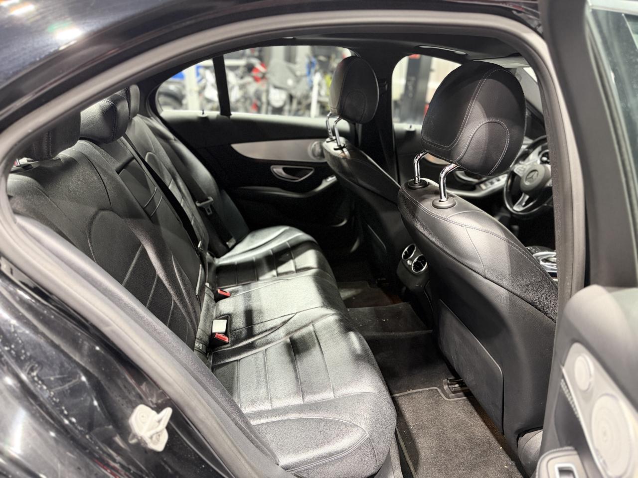 2015 Mercedes-Benz C-Class 4dr Sdn C 400 4MATIC Photo