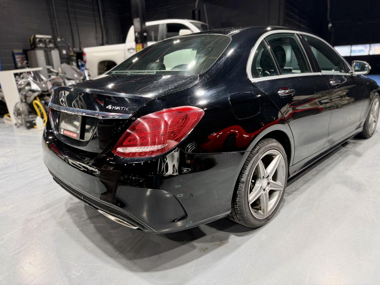 2015 Mercedes-Benz C-Class 4dr Sdn C 400 4MATIC Photo4