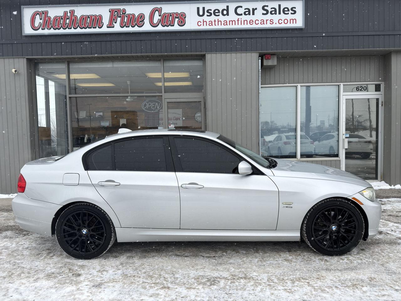 2009 BMW 3 Series 328i xDrive - Photo #3