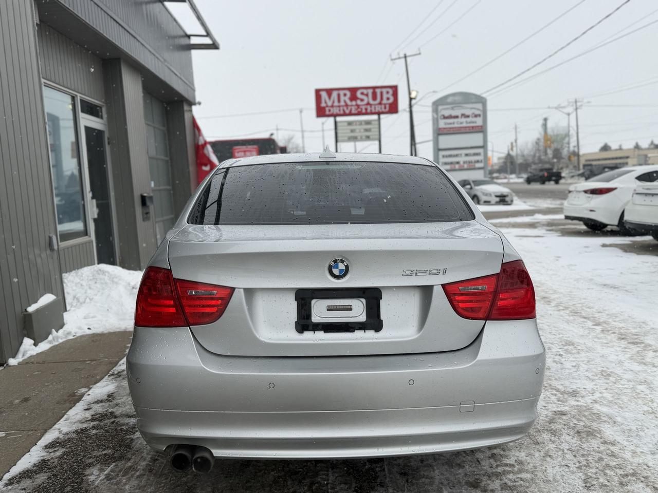 2009 BMW 3 Series 328i xDrive - Photo #6
