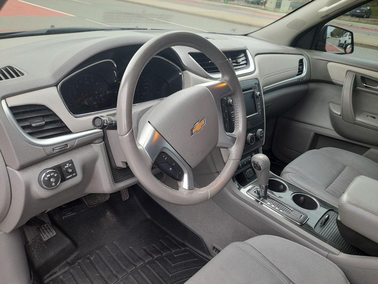 2016 Chevrolet Traverse LT-7 SEATS-ONLY 124K- BK UP CAM-USB-ALLOYS Photo