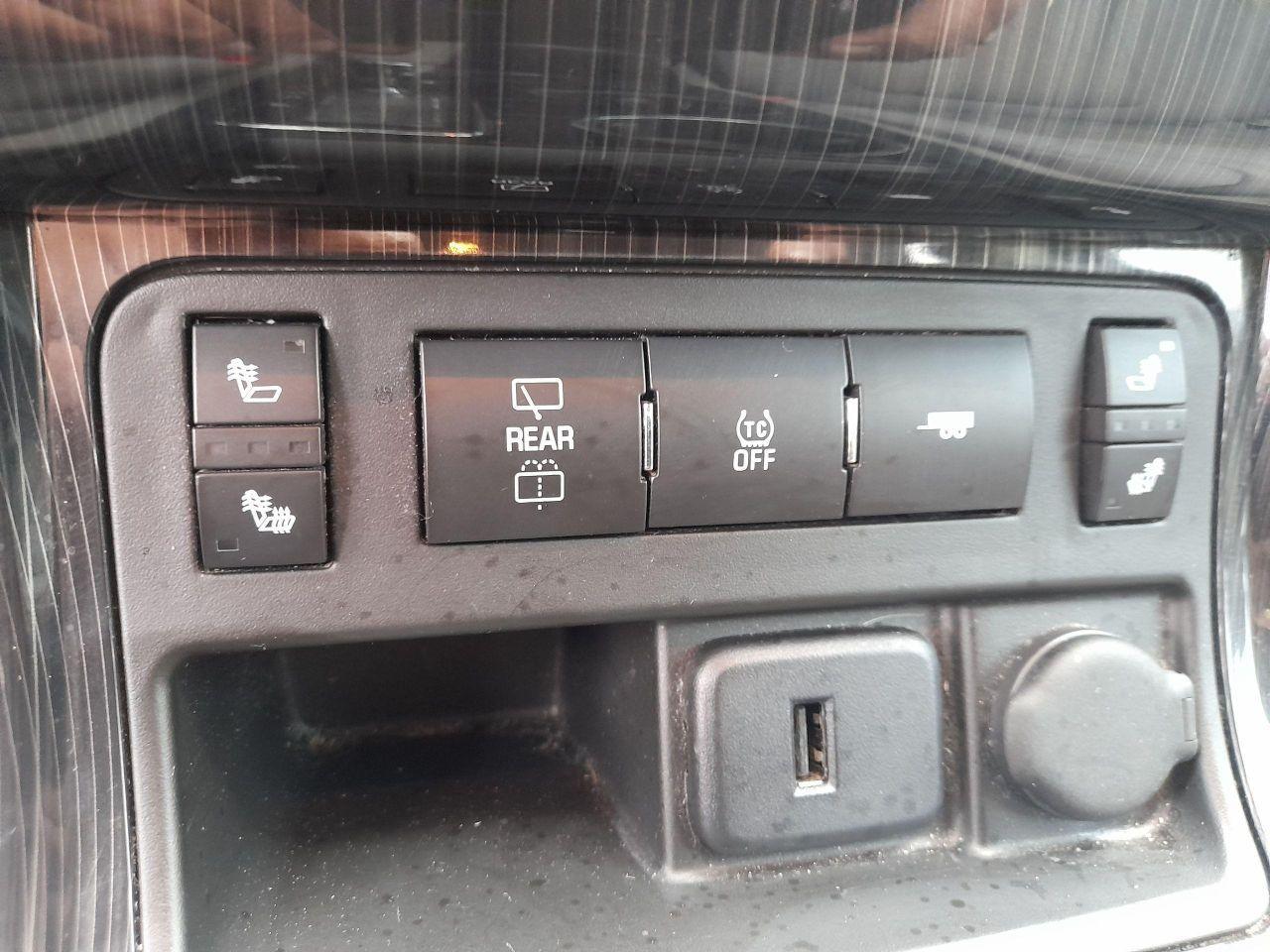 2016 Chevrolet Traverse LT-7 SEATS-ONLY 124K- BK UP CAM-USB-ALLOYS Photo