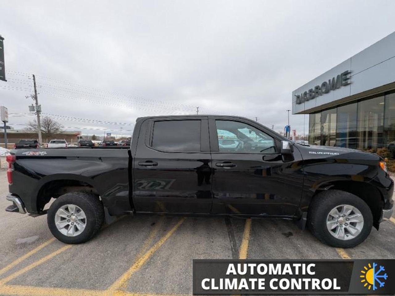 2025 Chevrolet Silverado 1500 LT Photo