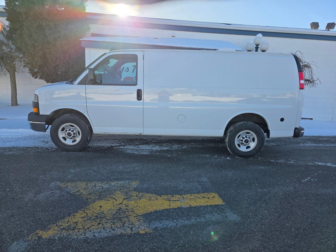 2019 GMC Savana 2500 Work Van Rear-Wheel Drive Cargo Van Photo