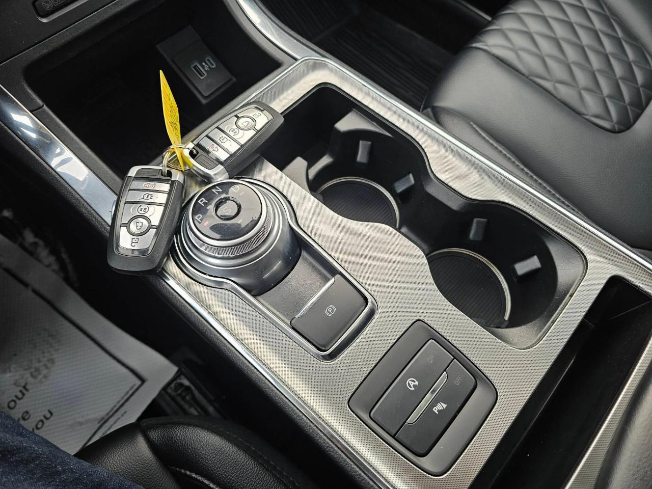 2024 Ford Edge TITANIUM 4DR ALL-WHEEL DRIVE Photo