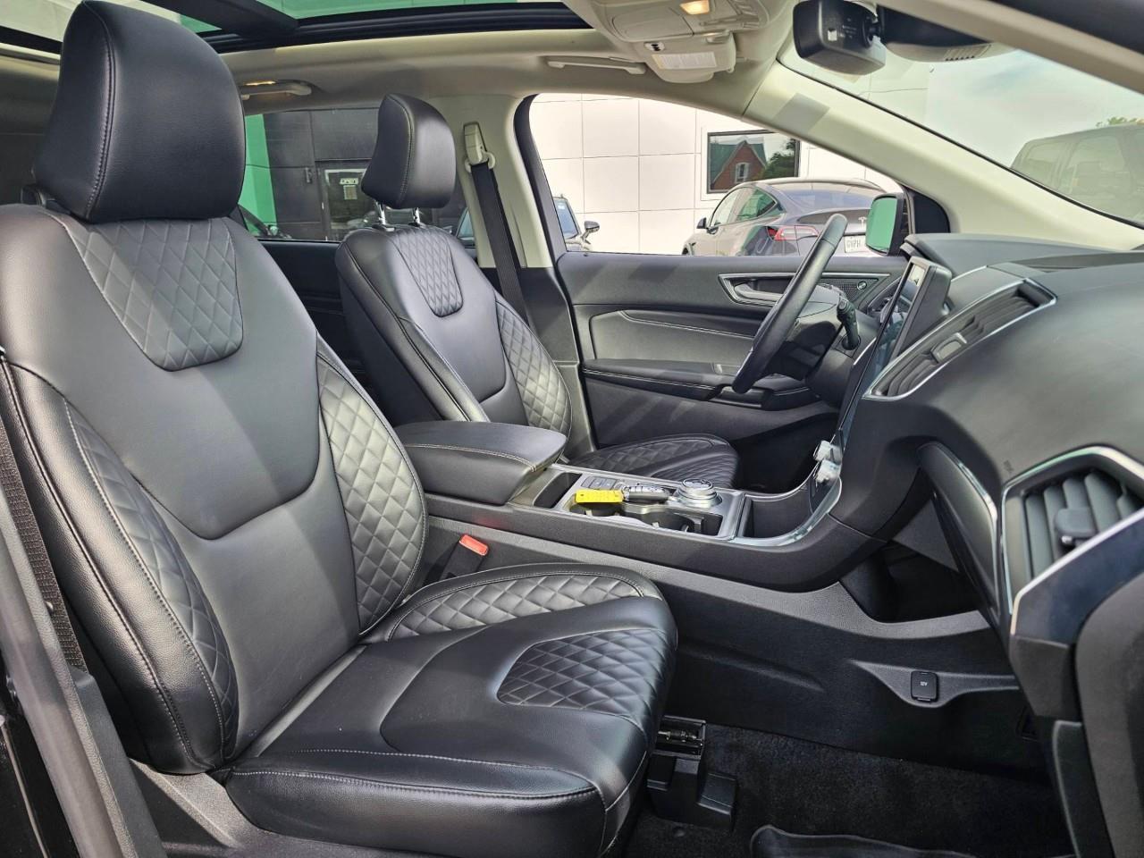 2024 Ford Edge TITANIUM 4DR ALL-WHEEL DRIVE Photo