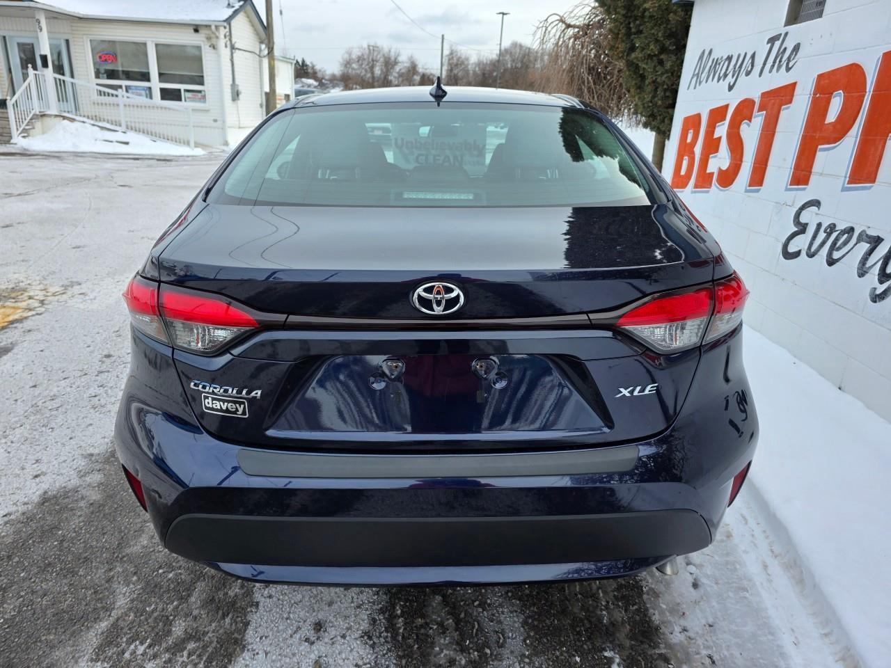 2020 Toyota Corolla XLE (CVT) 4dr Sedan Photo