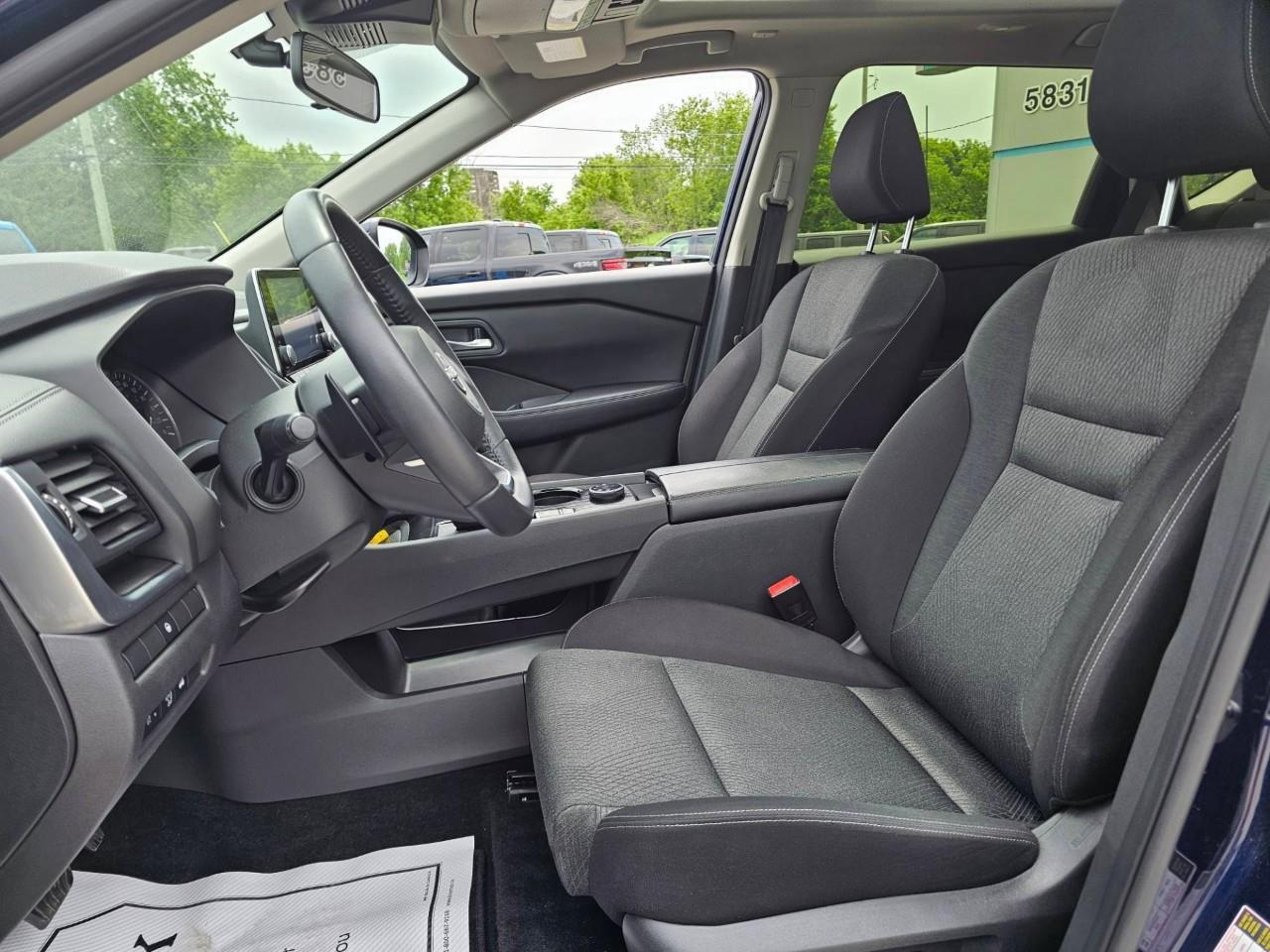 2024 Nissan Rogue SV Moonroof 4dr All-Wheel Drive Sport Utility Photo
