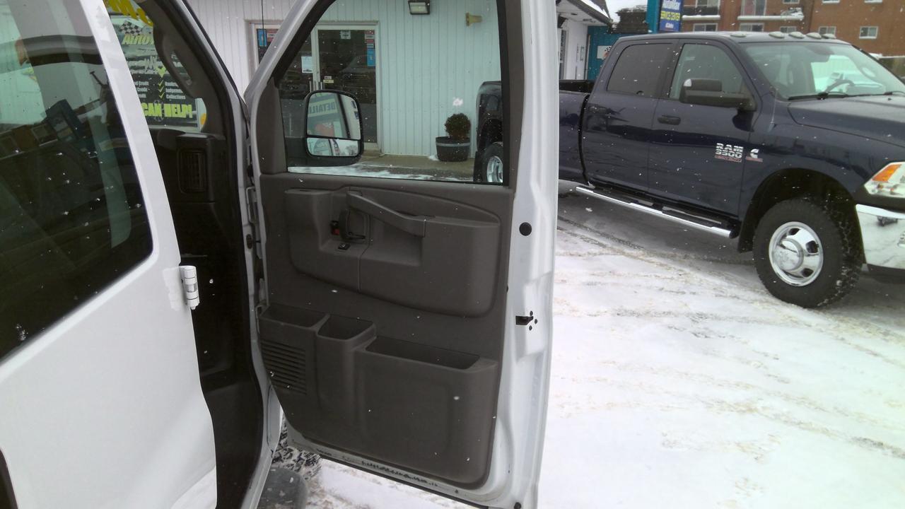 2019 GMC Savana 2500 Work Van Rear-Wheel Drive Cargo Van Photo