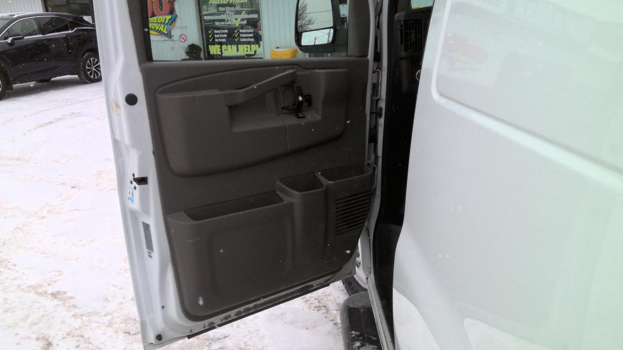 2019 GMC Savana 2500 Work Van Rear-Wheel Drive Cargo Van Photo