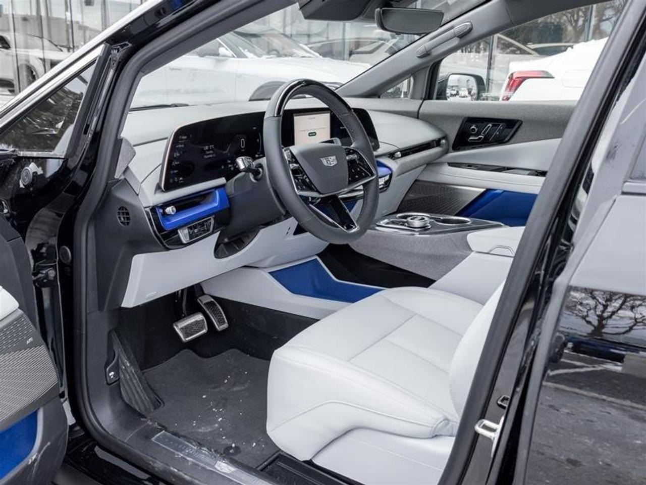 2026 Cadillac OPTIQ Luxury 4dr Photo
