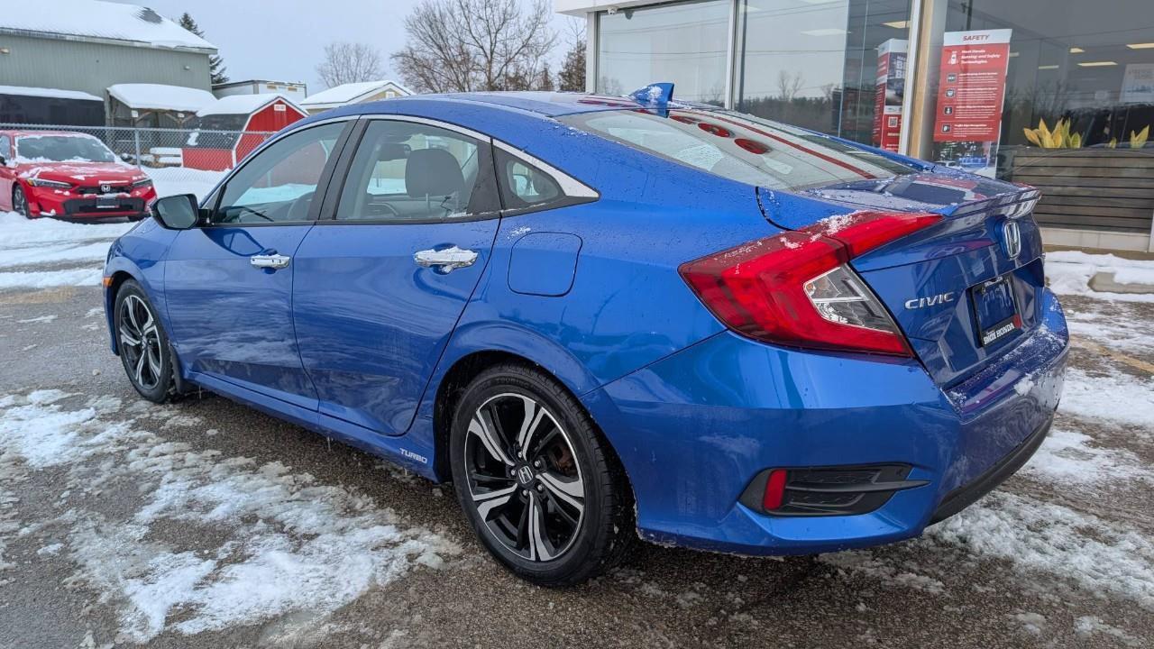 2016 Honda Civic Touring (CVT) 4dr Sedan Photo