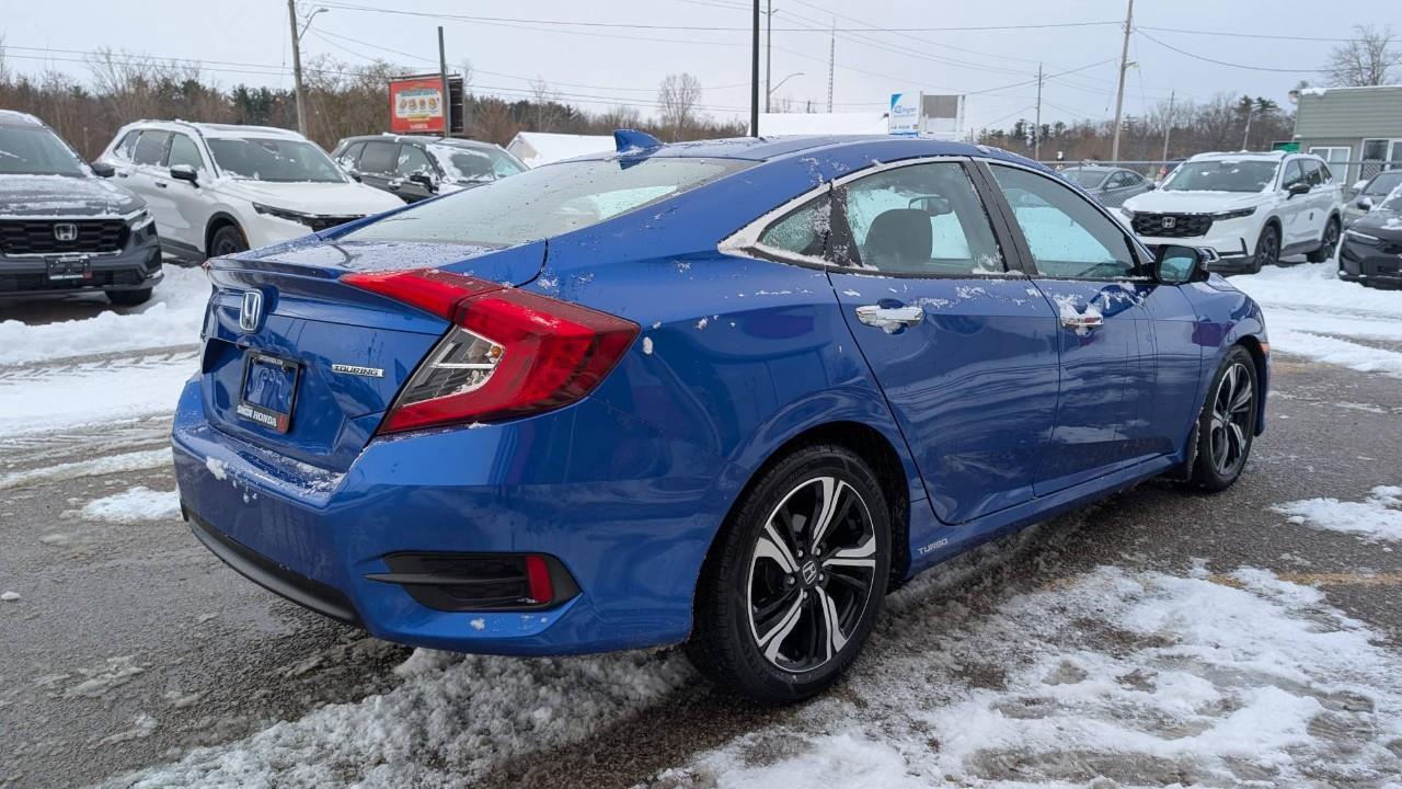 2016 Honda Civic Touring (CVT) 4dr Sedan Photo