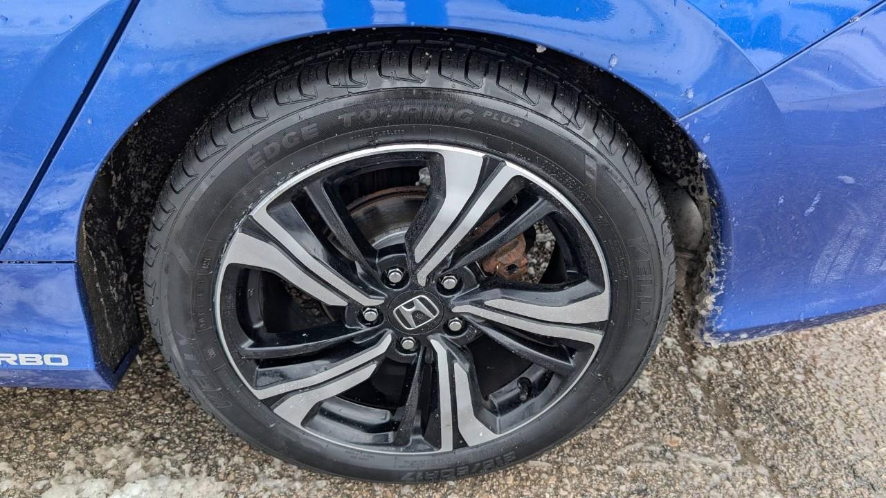 2016 Honda Civic Touring (CVT) 4dr Sedan Photo