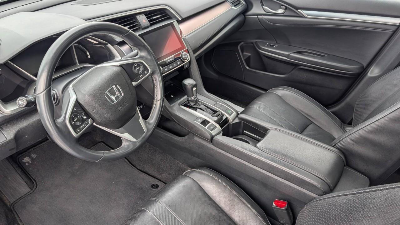2016 Honda Civic Touring (CVT) 4dr Sedan Photo