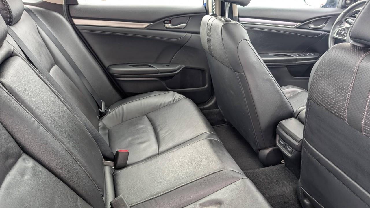 2016 Honda Civic Touring (CVT) 4dr Sedan Photo