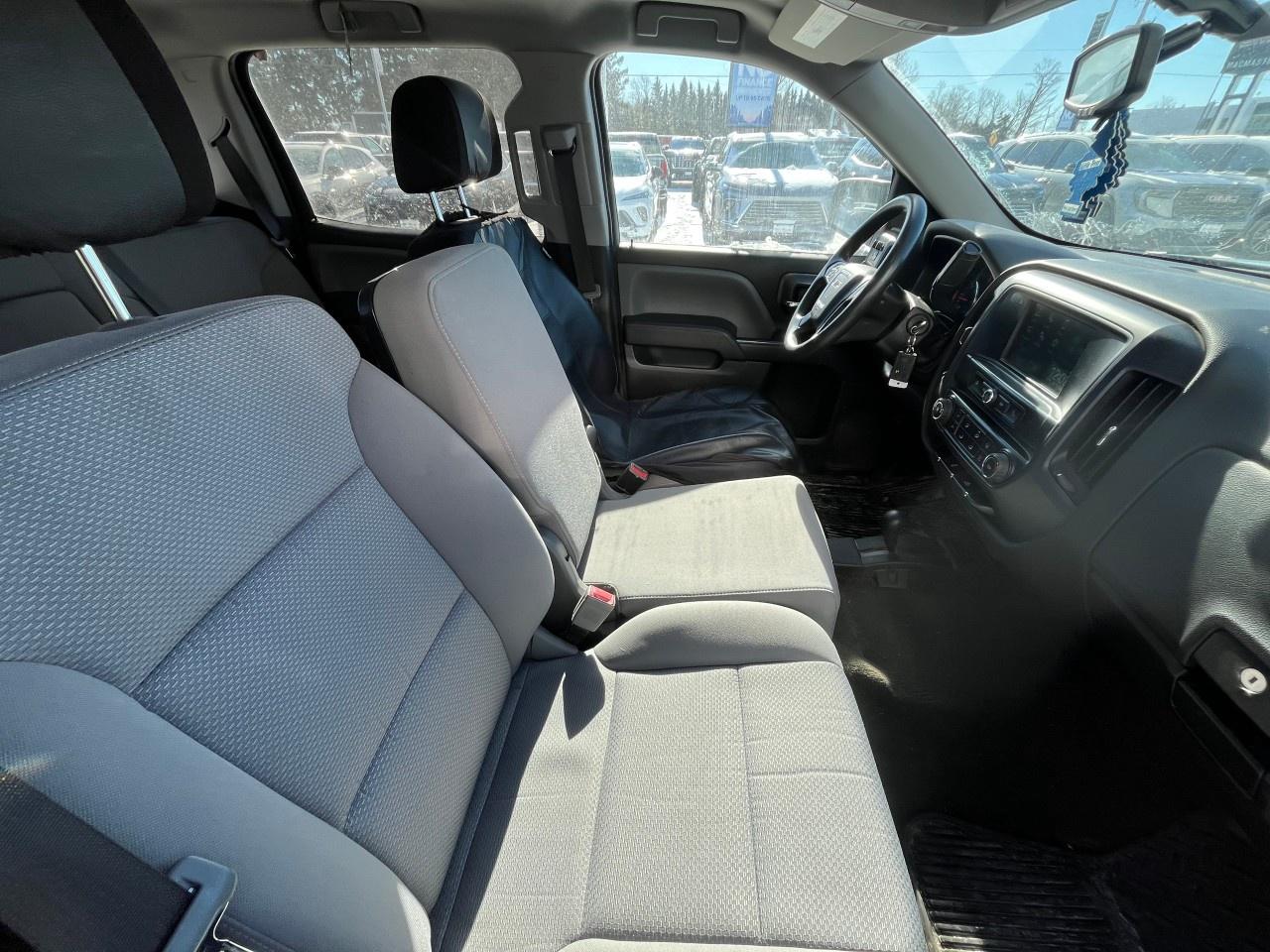 2018 GMC Sierra 1500 4WD Crew Cab Short Box Photo