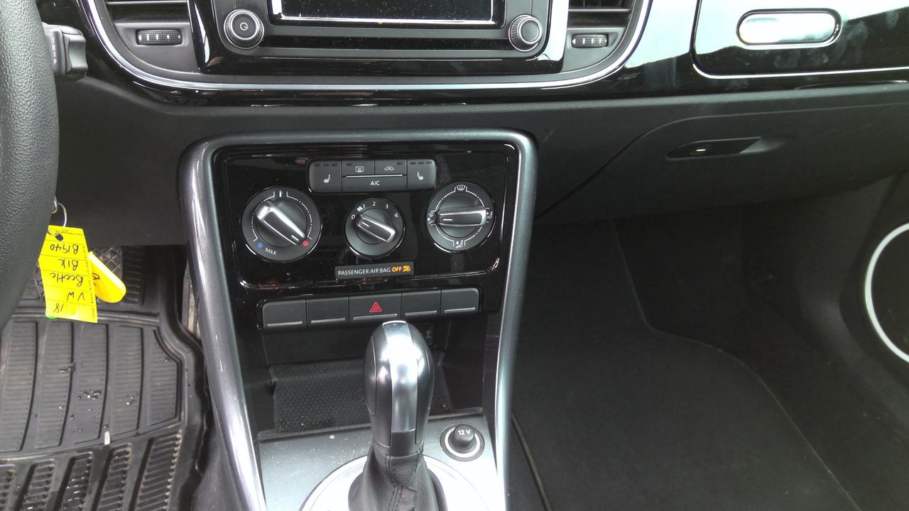 2018 Volkswagen Beetle 2.0 TSI Trendline 2dr Convertible Photo