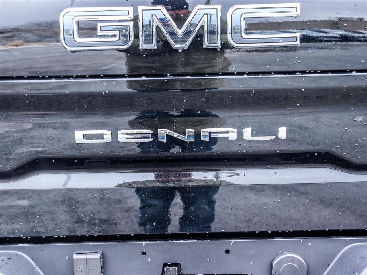 2026 GMC Sierra 1500 Crew Cab Short Box 4-Wheel Drive Denali Ultimate Photo