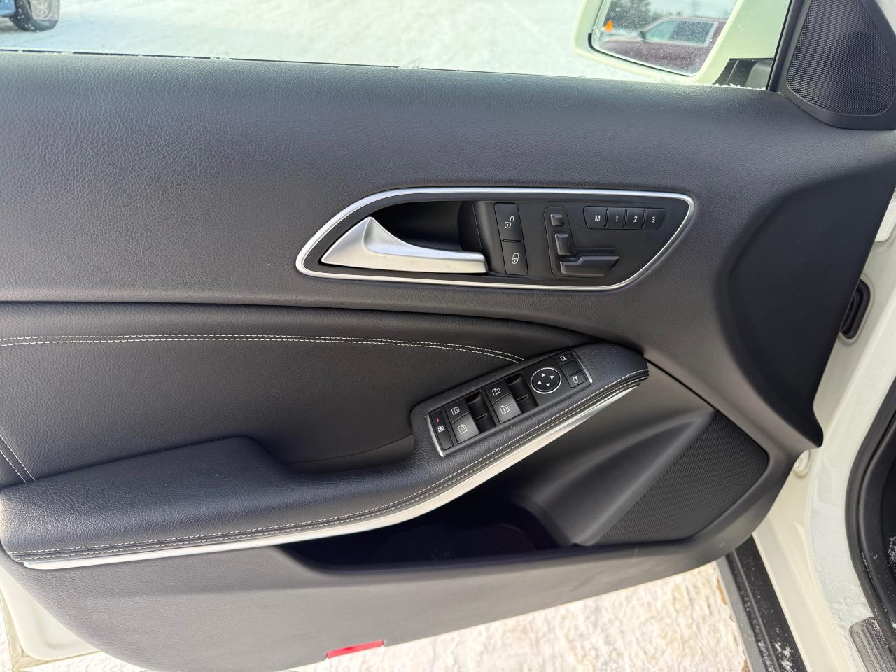 2015 Mercedes-Benz GLA-Class Base GLA 250 4dr All-Wheel Drive 4MATIC Photo